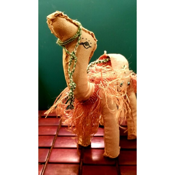 Vintage Retro Hand Made Hand Stitched Leather Camel Nativity - Picture 4 of 5